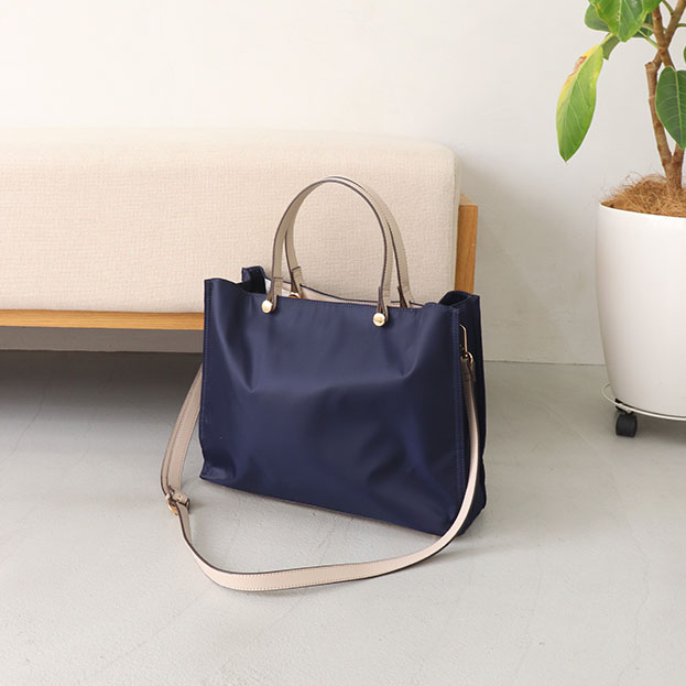 CLIVIA / 軽量横型A4トートバッグ