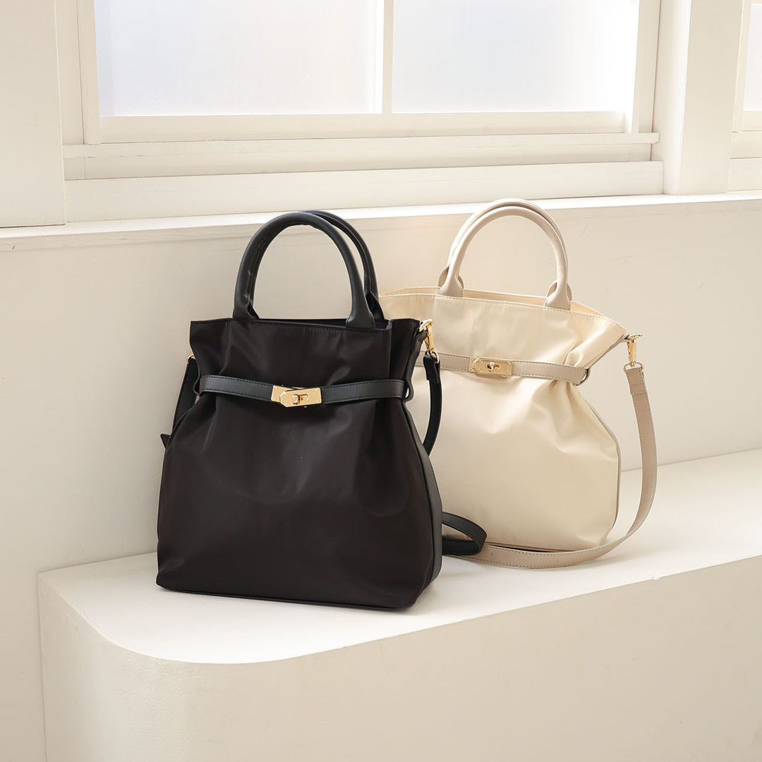 軽量素材ベルトデザイン2wayトートバッグ