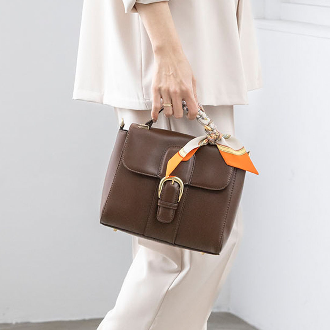 スカーフ付き2wayハンドバッグ