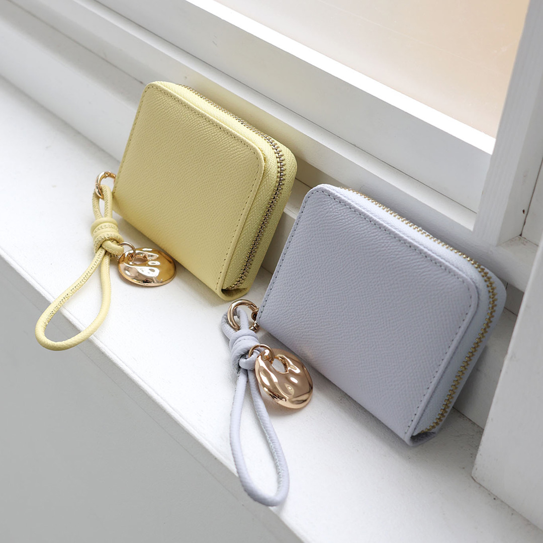 BLUEBELL / 牛革ストラップ付きラウンドファスナー二つ折り財布