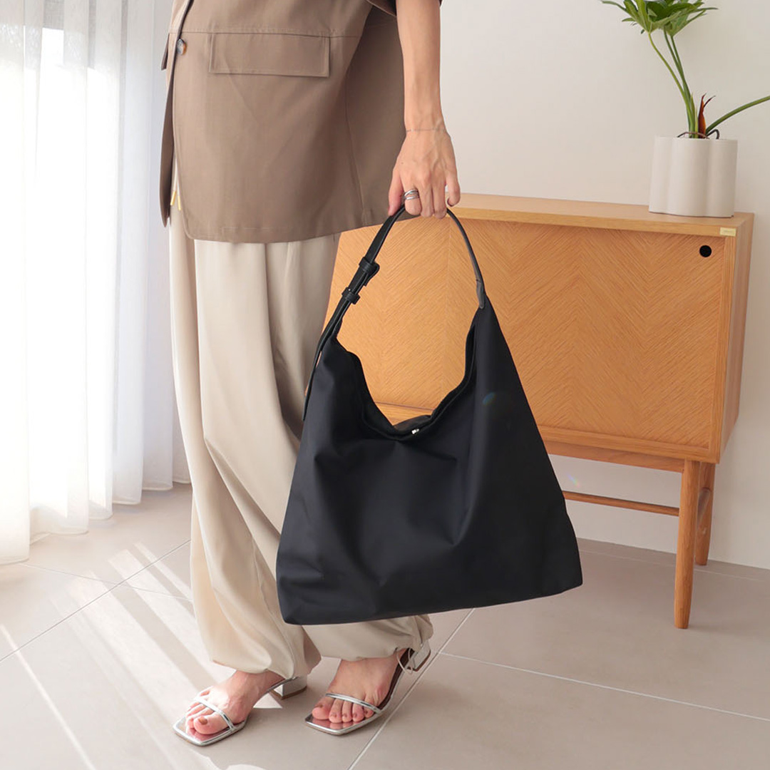 軽量ワンショルダーバッグ