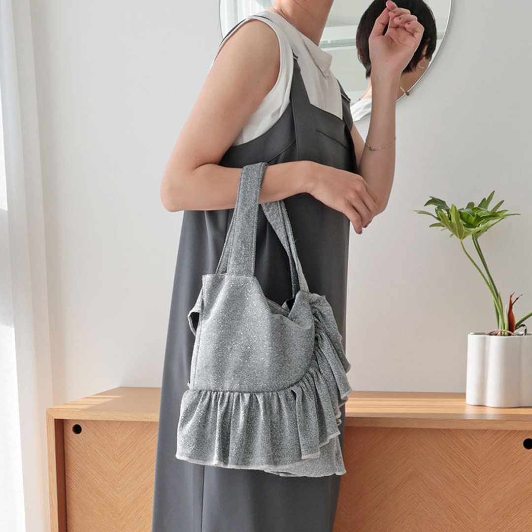 ラメフリルトートバッグ